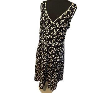 GAP Black and White Leaf Print Dress